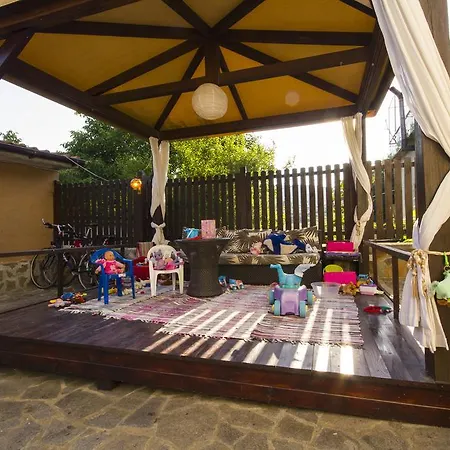 Coral Guest house 3*