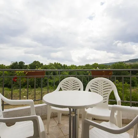 Coral Guest house 3*