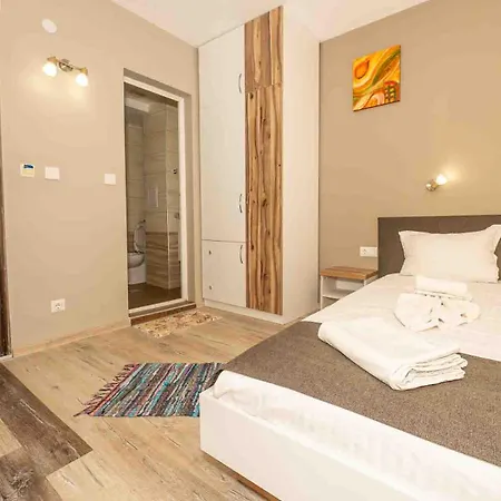 Coral Konukevi 3*