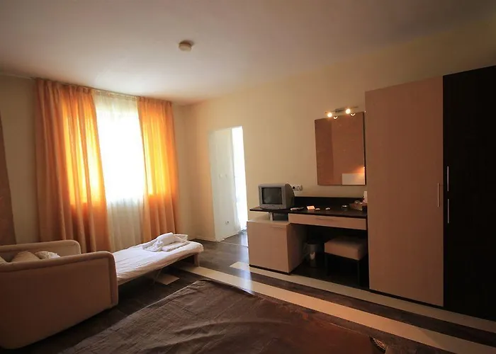 Coral 招待所 奥布佐尔